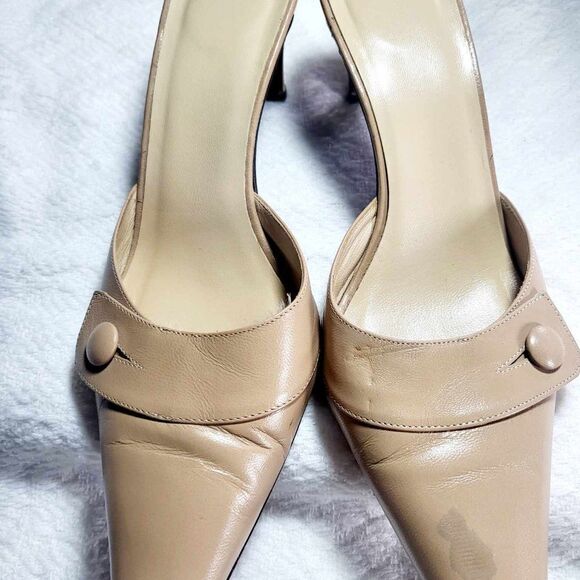 Coach Sandal Cream Size 8 lightly used. - Picture 5 of 7